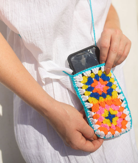 CALI Crochet Mobile Pouch